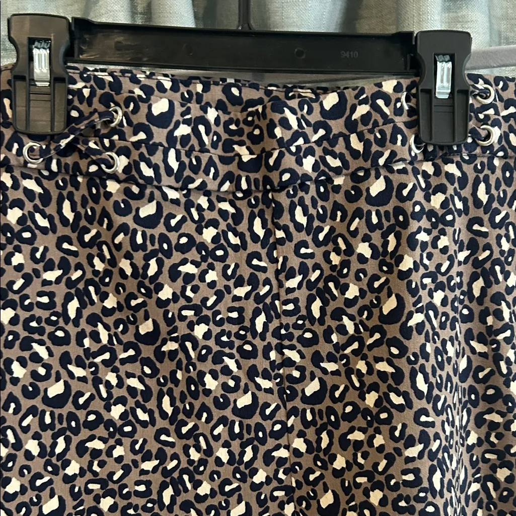 Rafaella Black and White Patterned Capris - Image 2