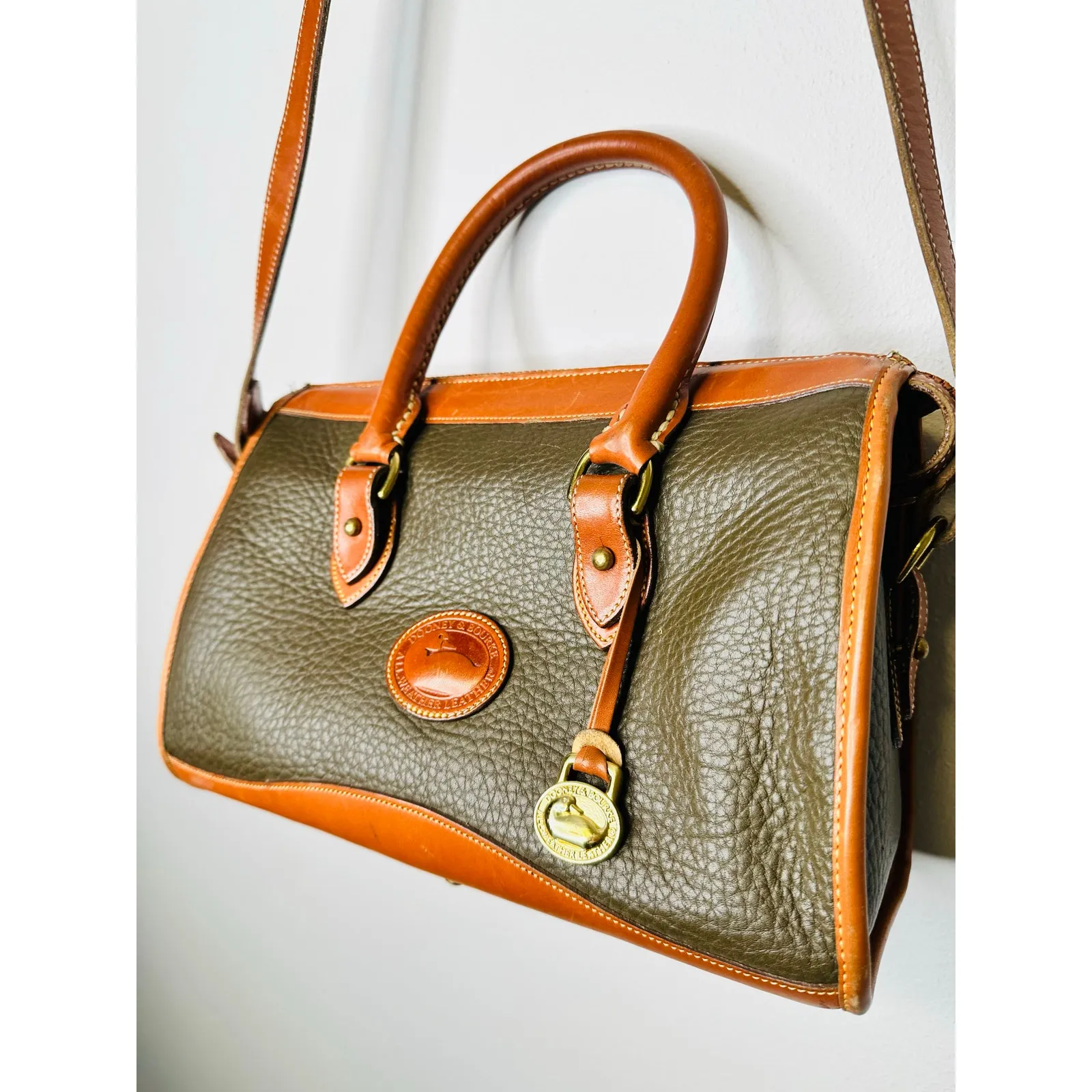 DOONEY & BOURKE Vintage 90s Olive Green Leather Top Handles Crossbody Handbag - Image 3