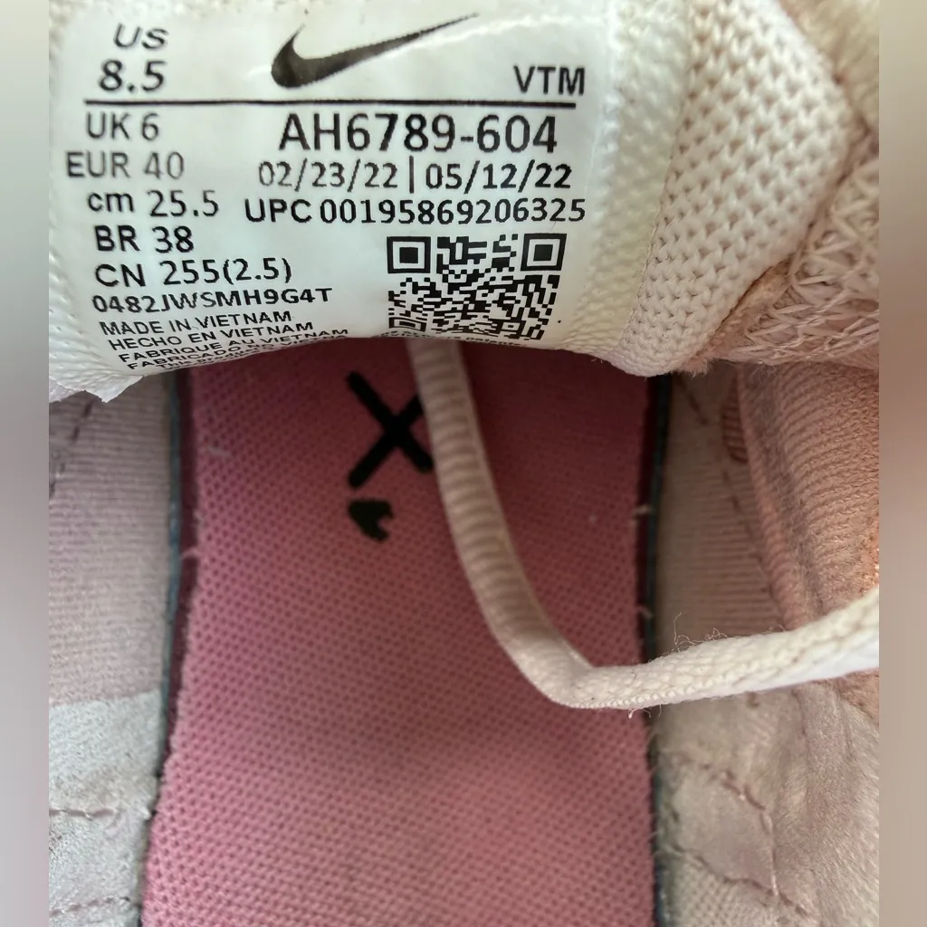 NIKE Air 27C Pink Shoes Sneakers, Size 8.5 - Image 4