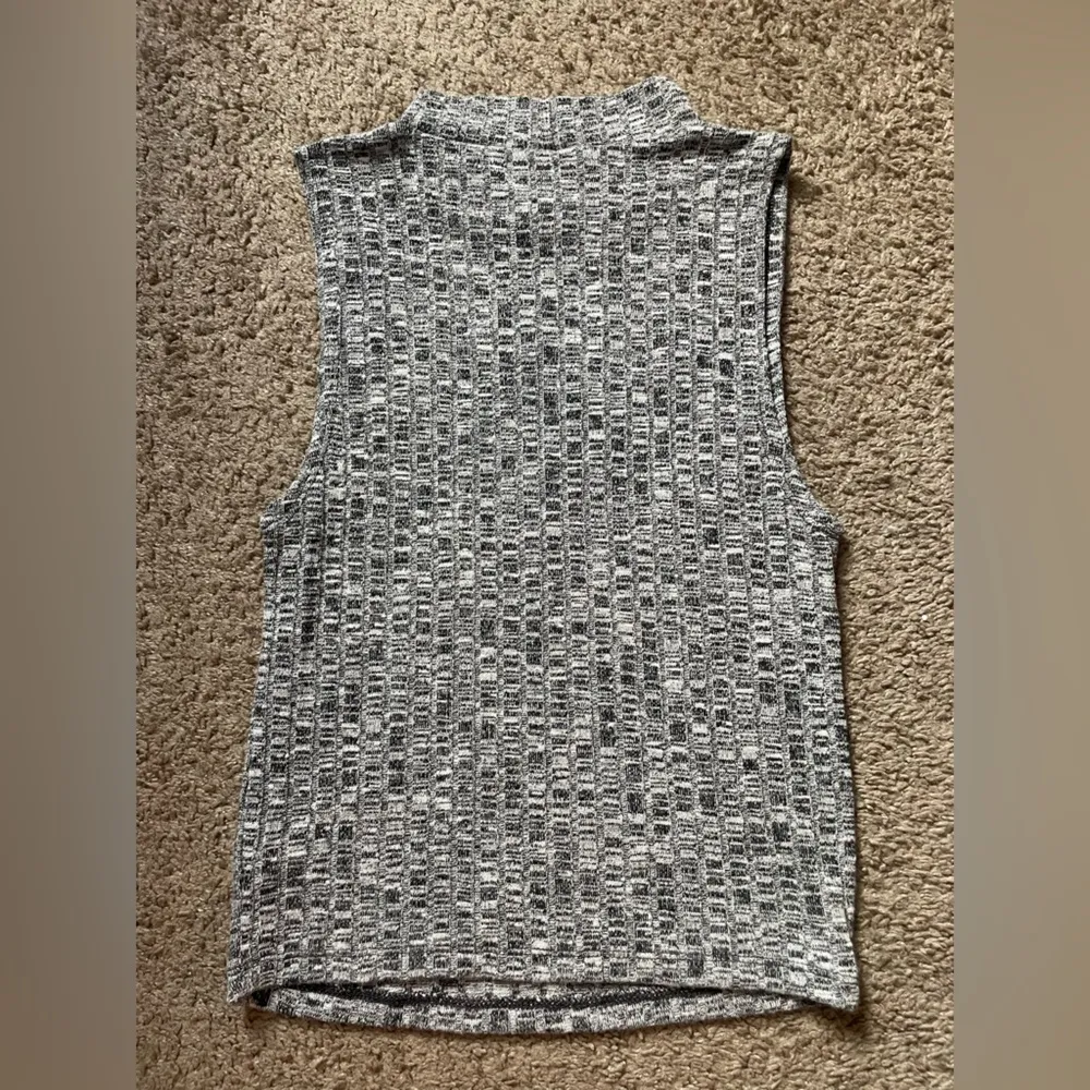 American Eagle Outfitters gray and black sweater high-neck tank top size small - Image 2
