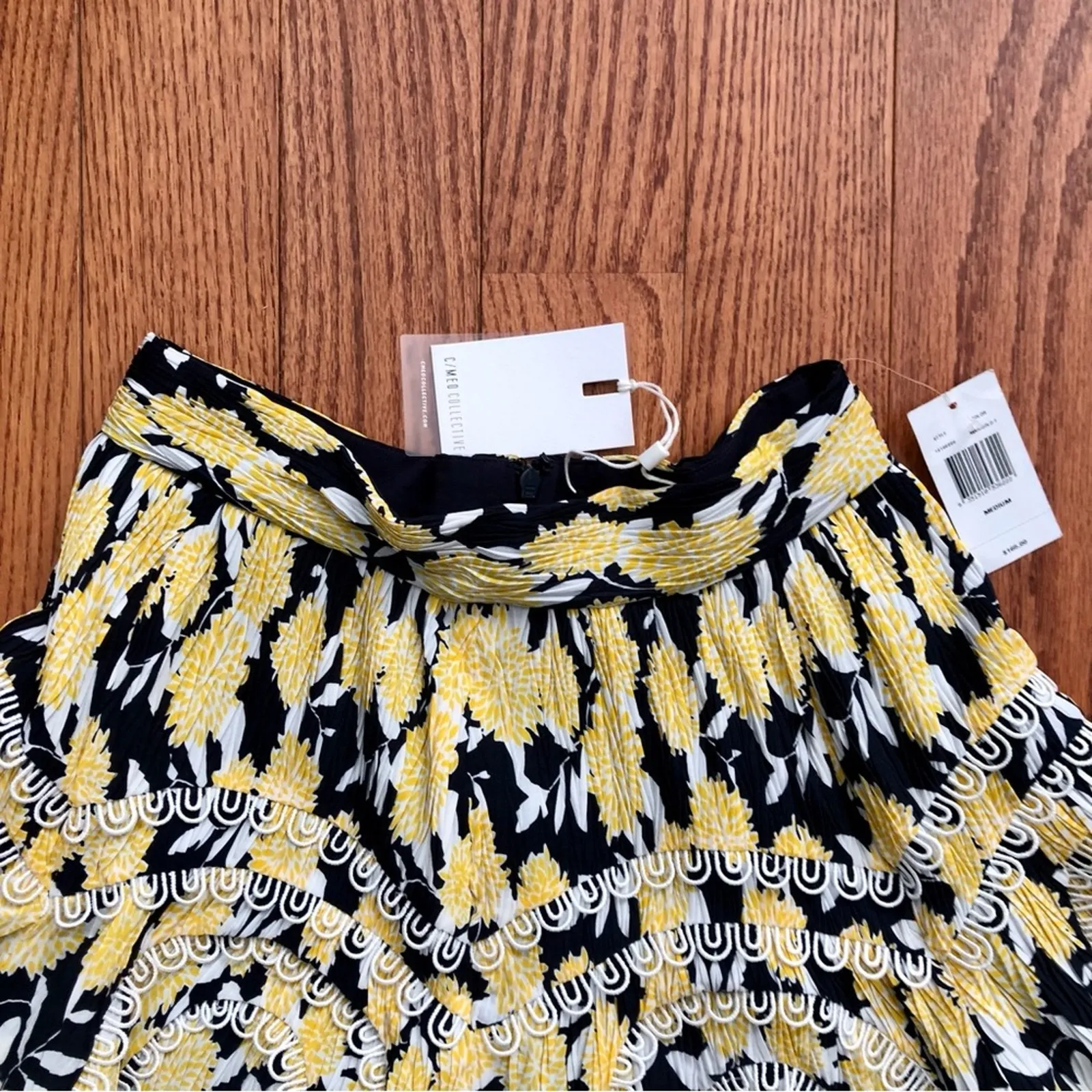 C/MEO Collective Enlight Mini Skirt Floral Marigold Black Women’s Size 6 NWT - Image 10