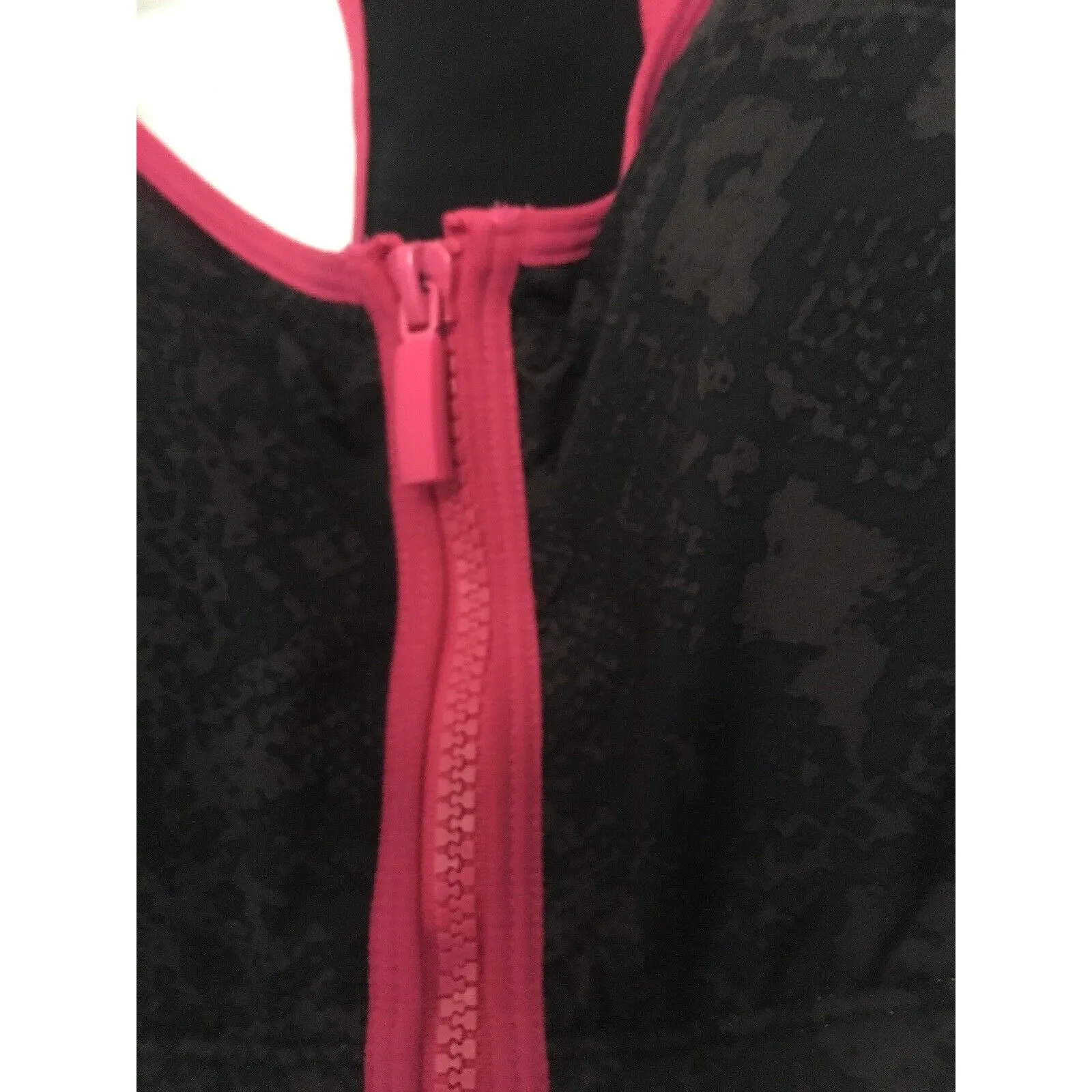 Maurice's In Motion Women's Zip Up Sports Bra Padded Size Large Black & Pink - Image 2