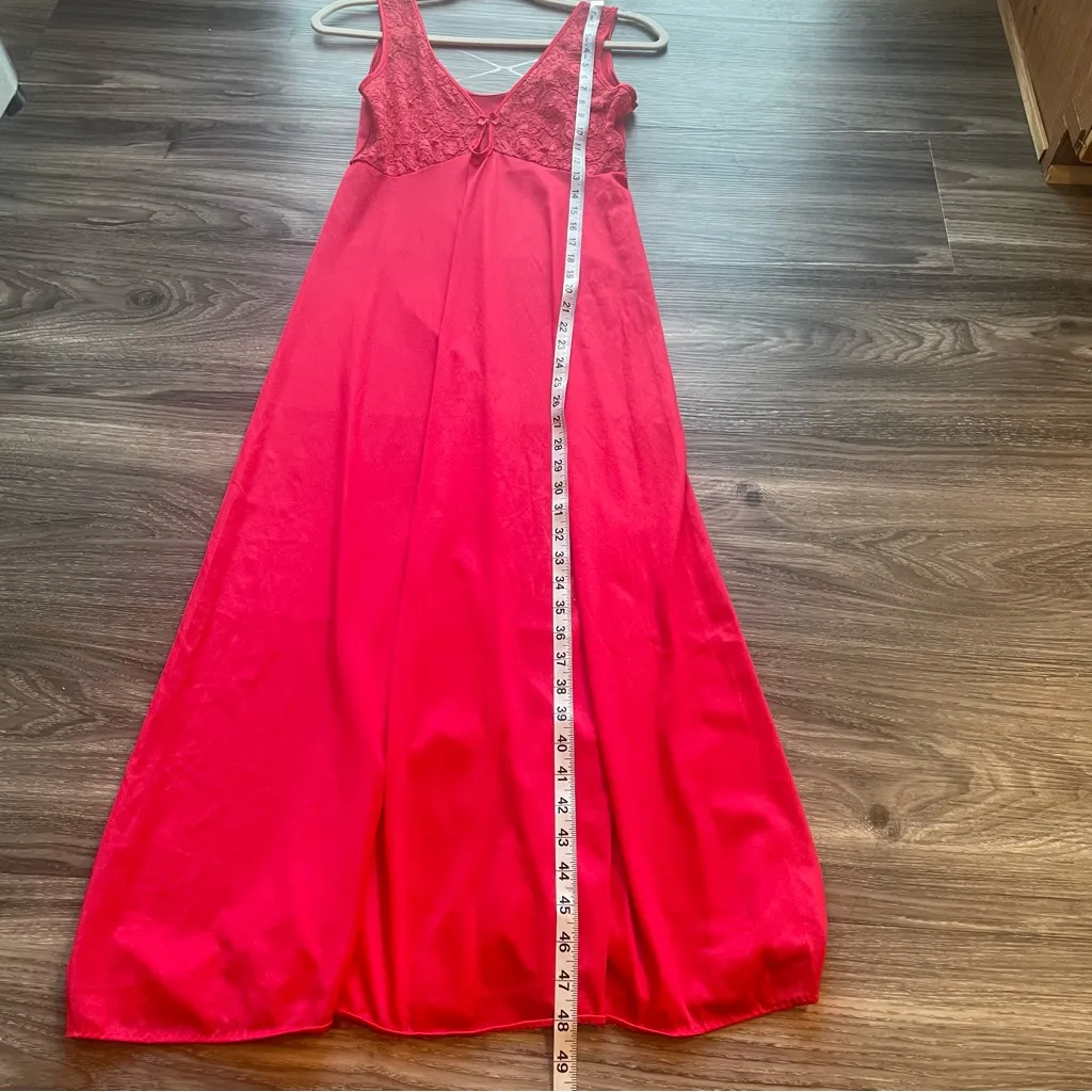 Romantic Moods Red Lipstick Lace Nightgown. - Image 8