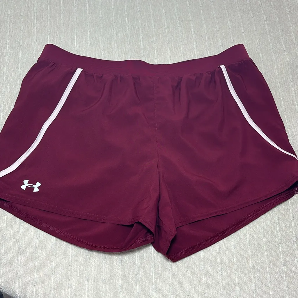 Under Armour Fly-By Unlined 3'' Shorts for Ladies Size XL - Image 3