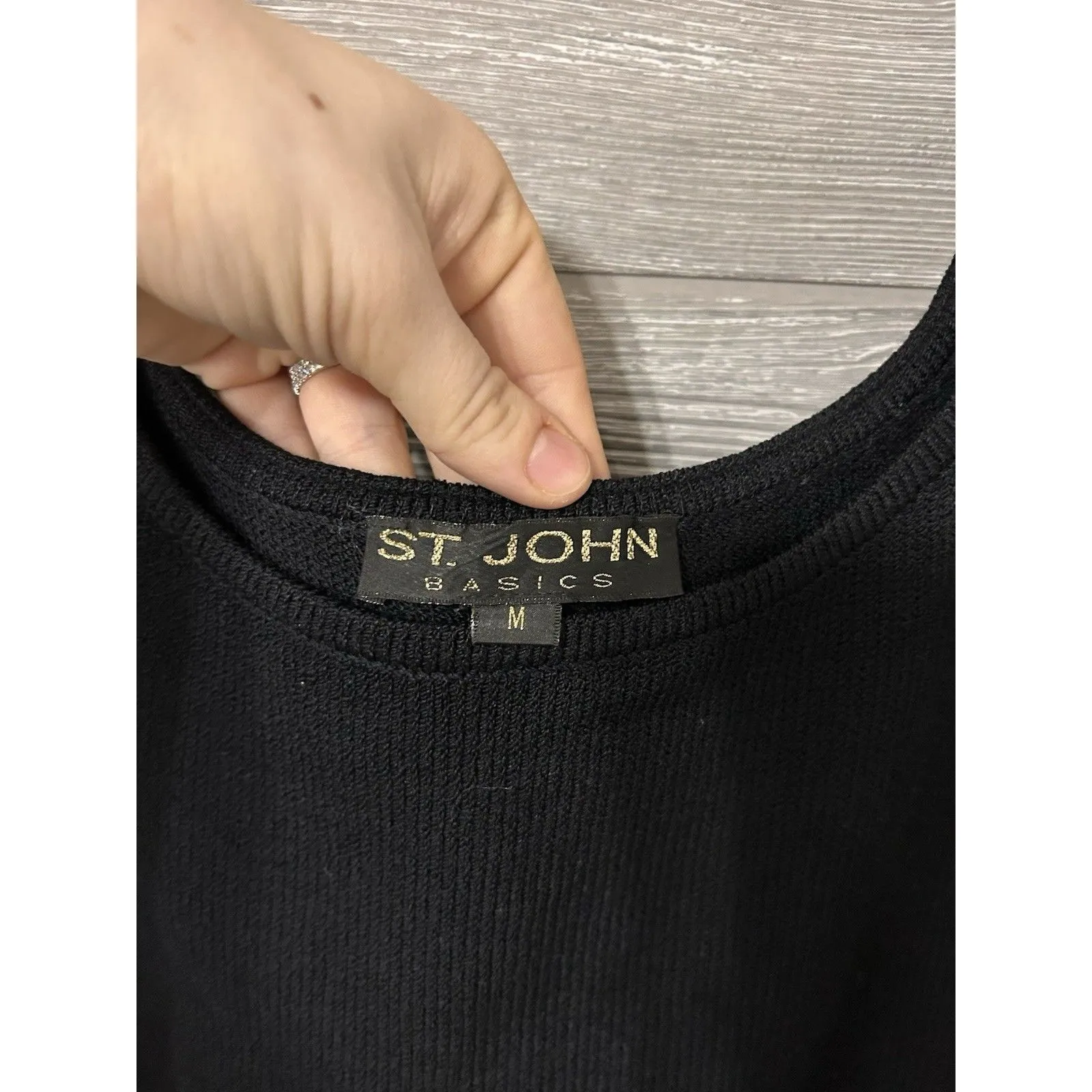 ST. JOHN Basics Black‎ Knit Sweater Top Tank Size Medium M - Image 4