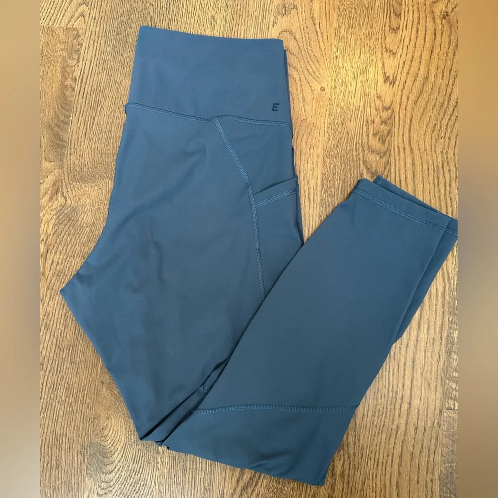 EUC - Everlane Perform Pocket Legging - XL - Image 3