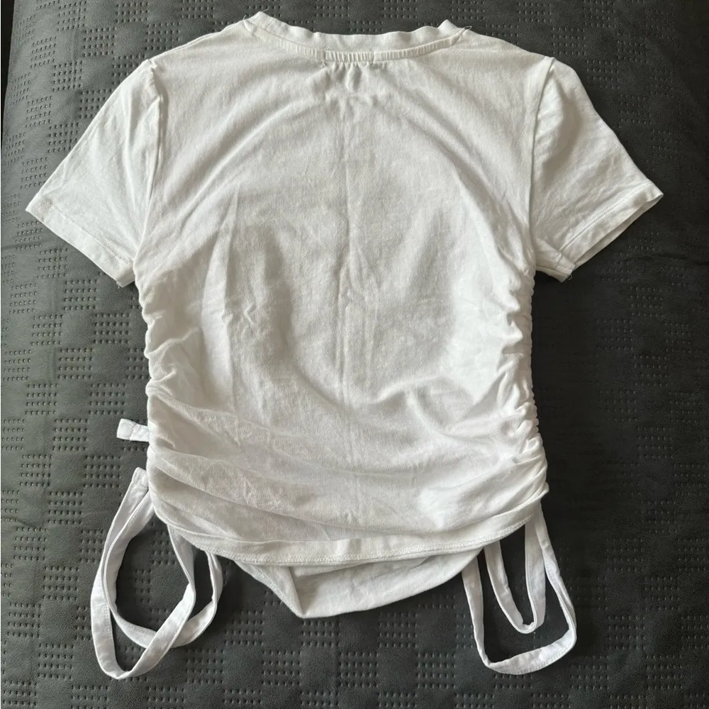 Splash White Cinch-side T-shirt - Image 5