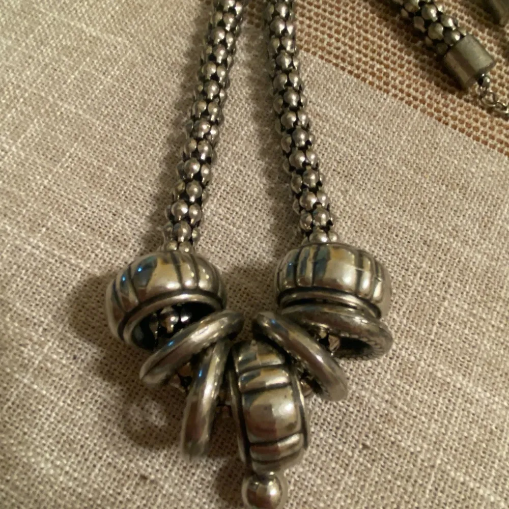 Silver Tone chunky articulated fish necklace - Image 3