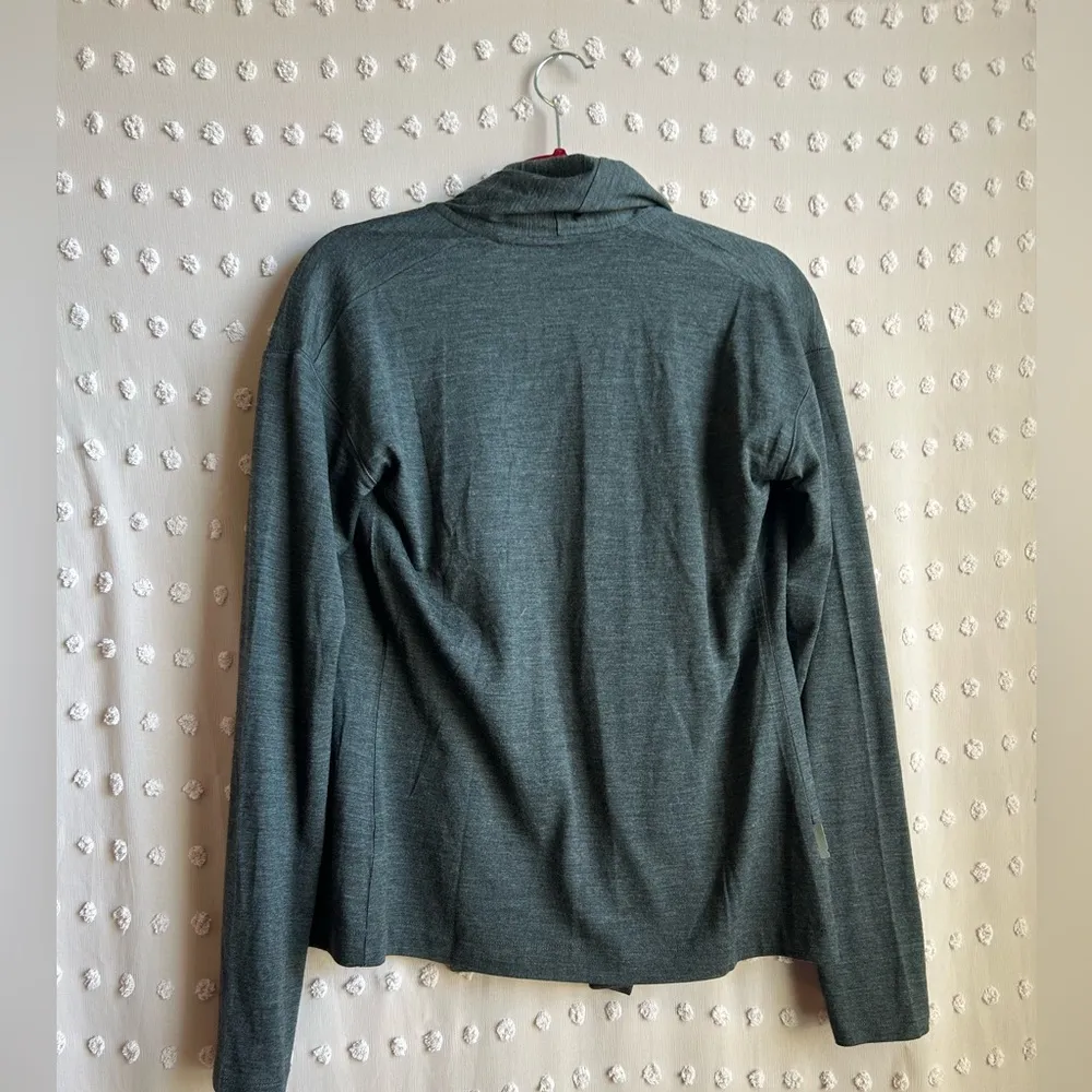 Icebreaker Women’s Cardigan Long Sleeve Sweater Sz S Heather Gray - Image 2