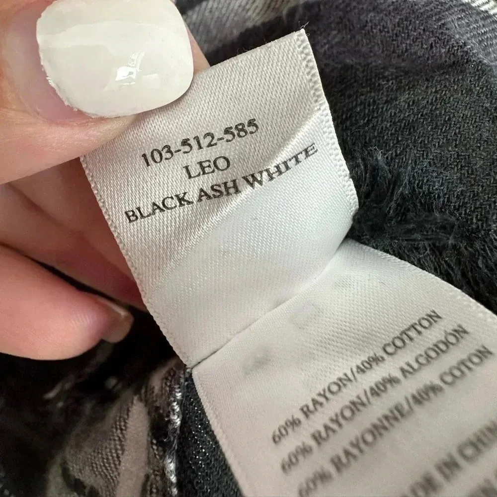 Rails Leo Black Ash White Frayed Snap Button Down Blouse Women’s Size Medium M - Image 12