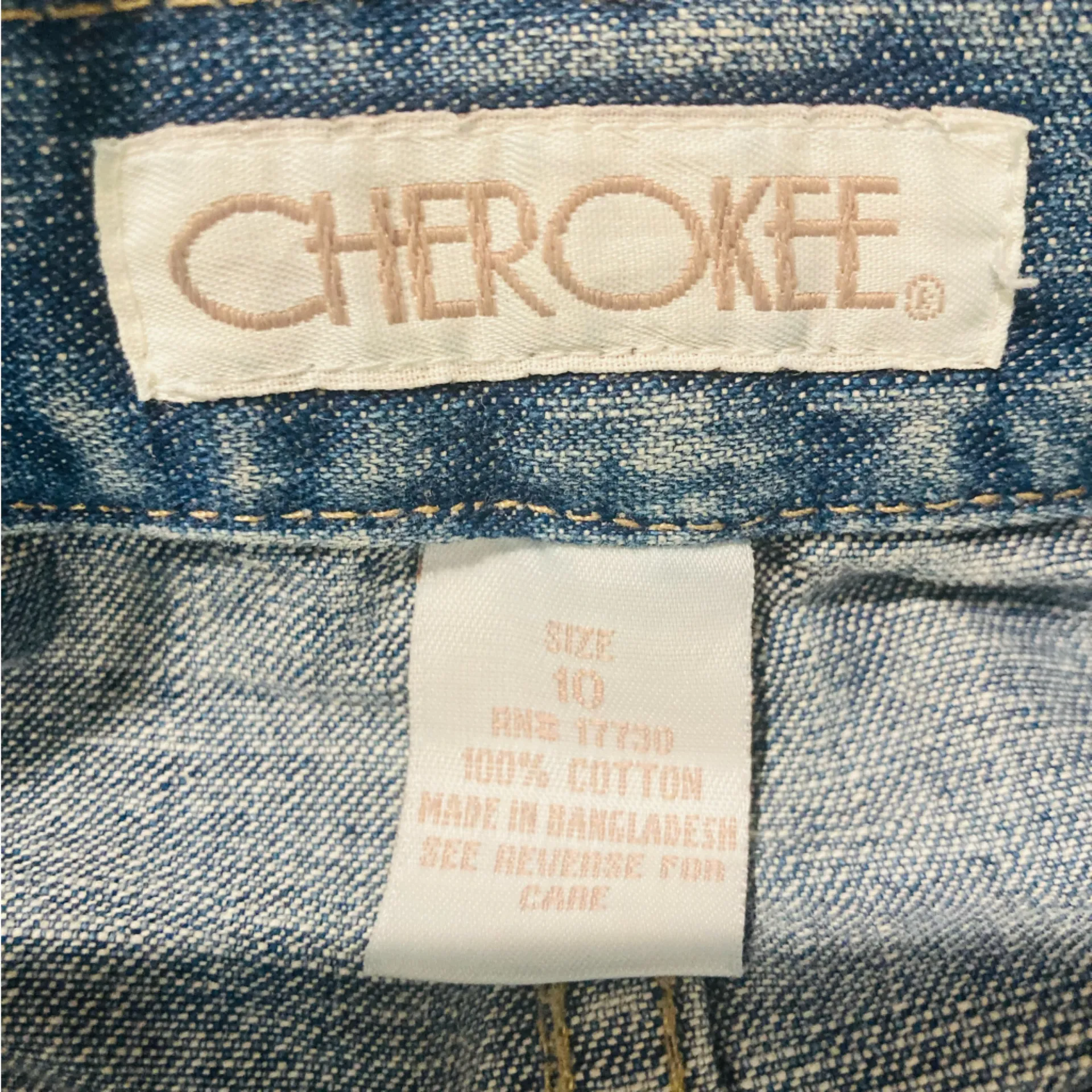 Vintage 90s Cherokee snap front denim midi skirt in blue wash. Size 10 - Image 4