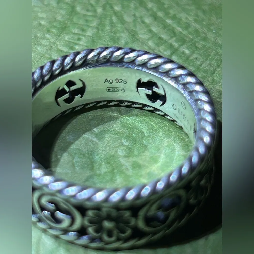 Gucci Interlocking Silver Ring - Image 5