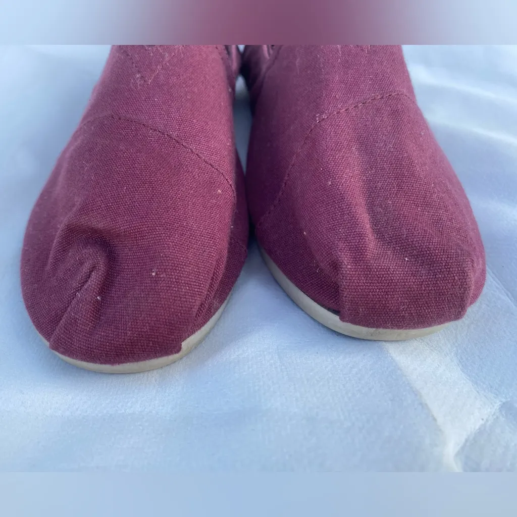 BOBS Skechers Red/Burgundy Flats Canvas Slip-On Loafers Size 9W - Image 4