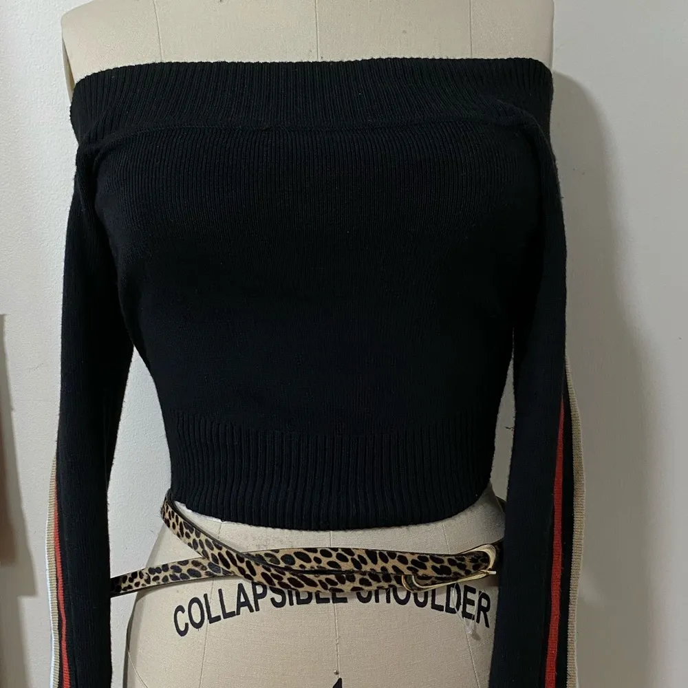 LF Cropped Off the shoulder Sweater - Image 2