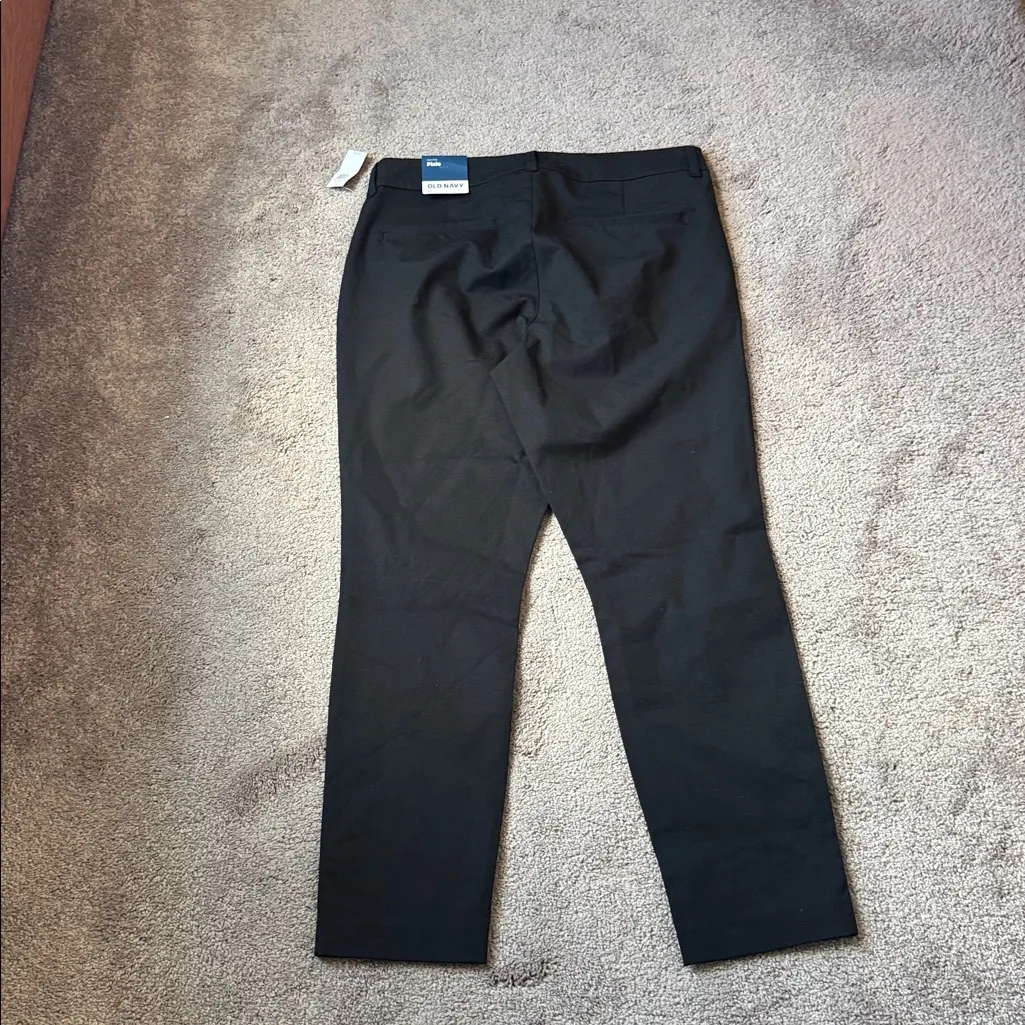Old Navy  High Rise Pixie Pants SIZE 12 - Image 4