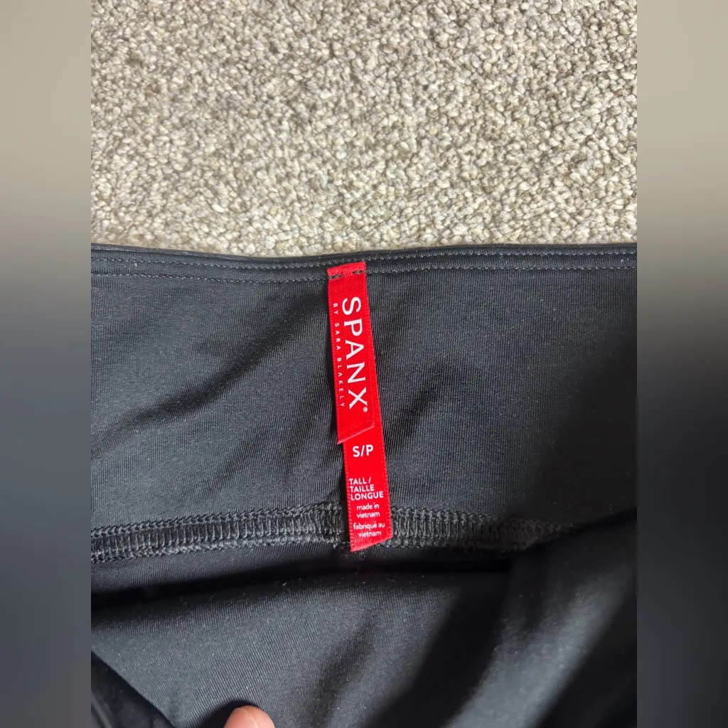 SPANX Leggings Faux Leather Black Womens Size S Shapewear leggings - Image 4