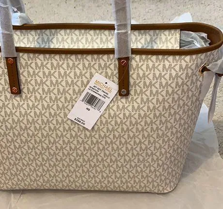 Michael Kors Vanilla Large Drawstring - Image 6