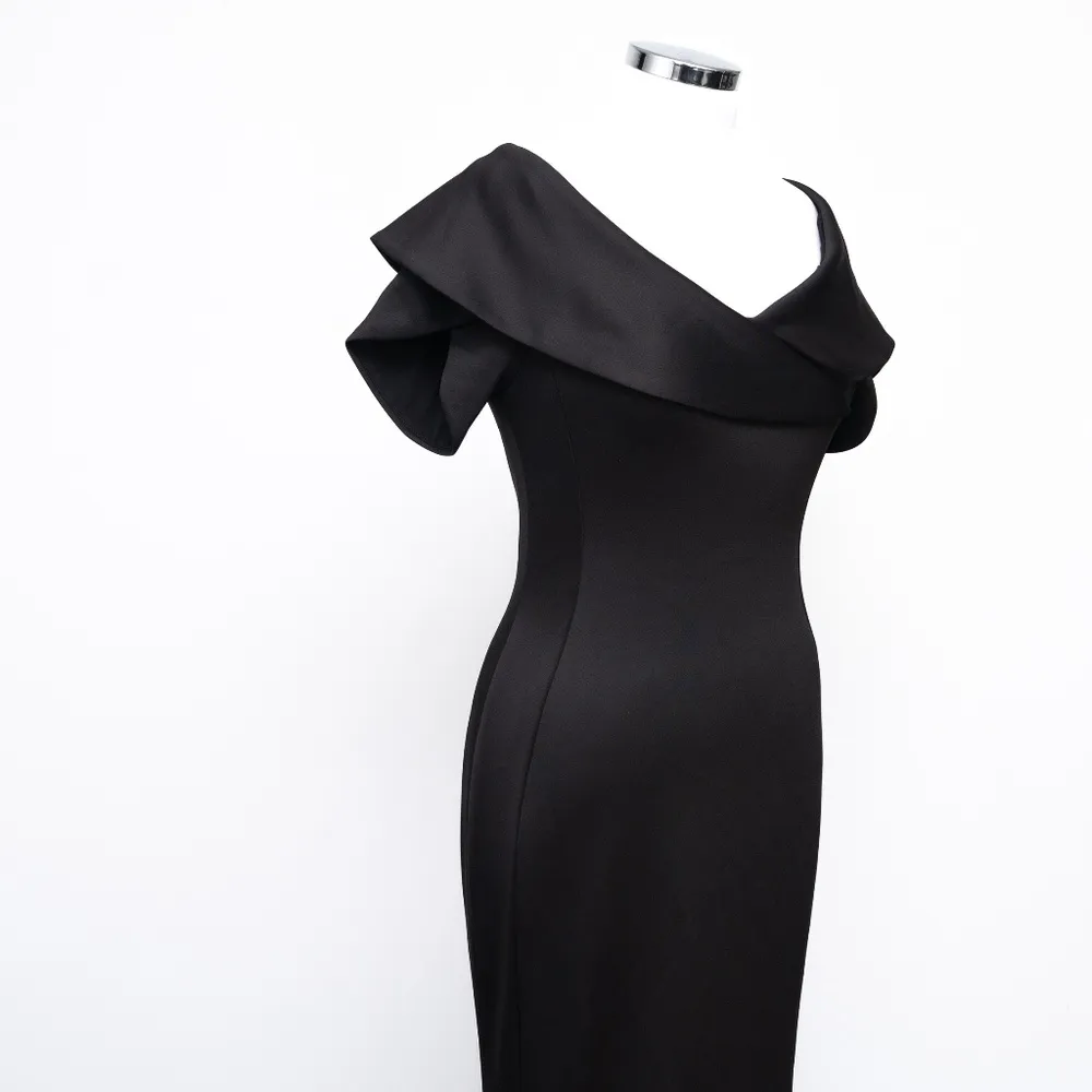Black Halo.  Fiori Black Stretch Gown. - Image 9