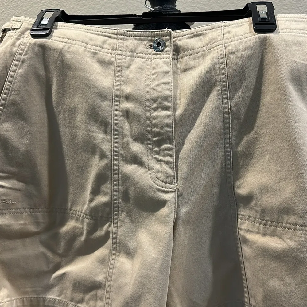Vintage Lauren Ralph Lauren Women's Tan Shorts Size 12 - Image 4