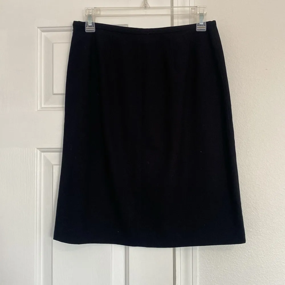 Ann Taylor Loft vintage black pencil skirt. - Image 11