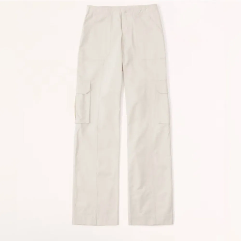 Abercrombie & Fitch Relaxed Cargo Pant in Cream Size 8/29 Long - Image 7