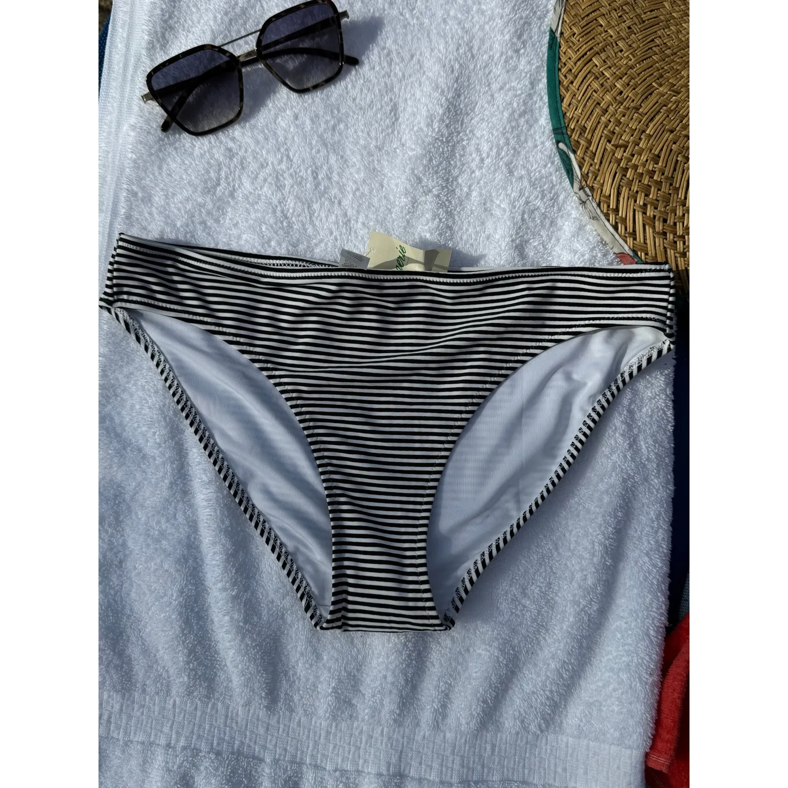 NWT, Women, Aerie, Low Rise Bikini Bottom, Black and White Striped, Sz M - Image 3