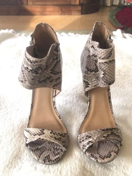 Snakeskin Heel Tan Size 8 - Image 2