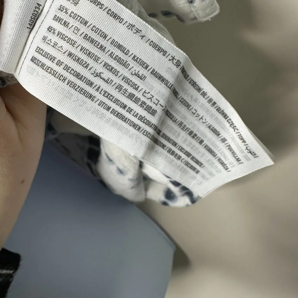 Abercrombie & Fitch White/Blue Short Sleeve Button Front Top Women's XS - Image 3