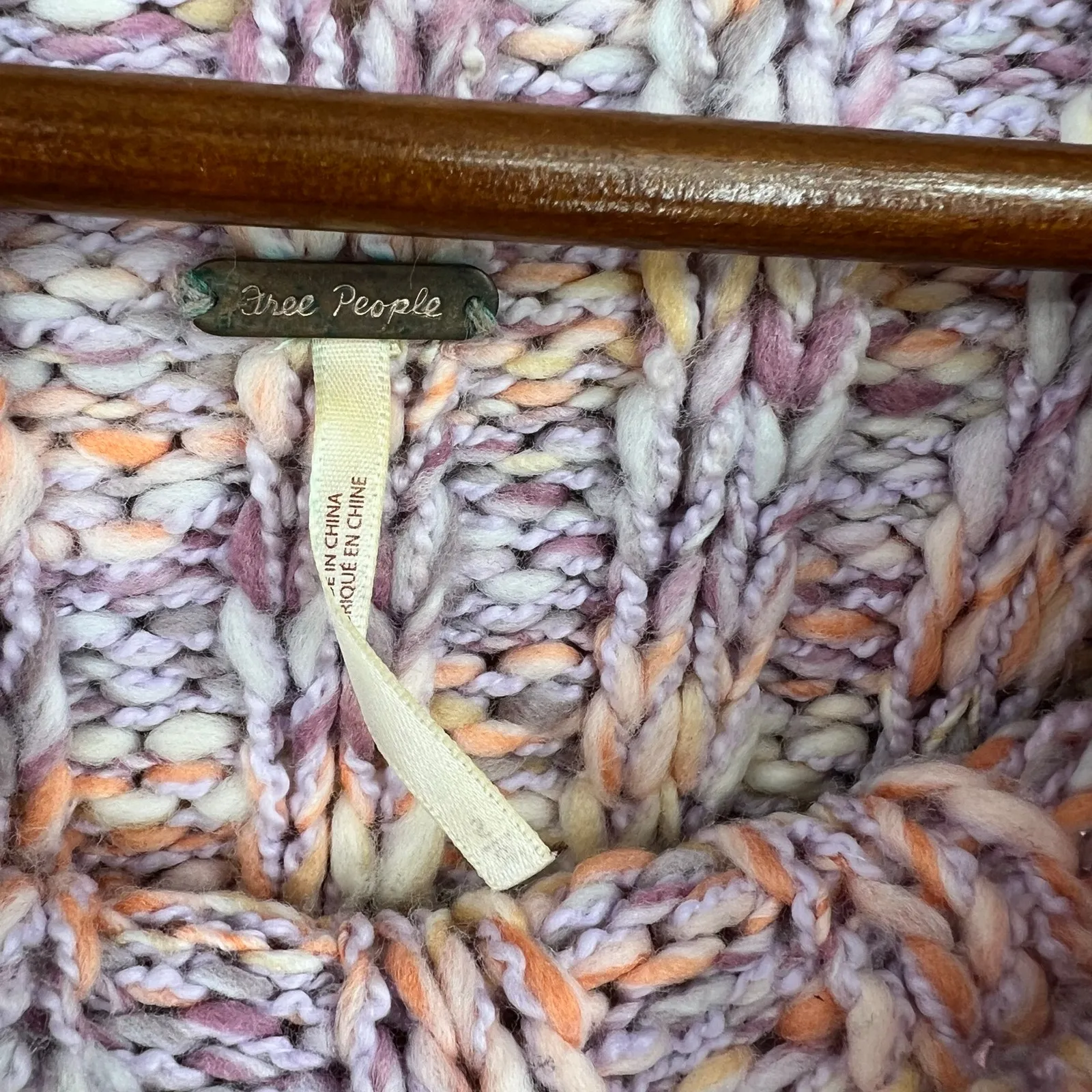 Free People confetti pullover cropped oversized snuggly pink sweater size small - Image 8