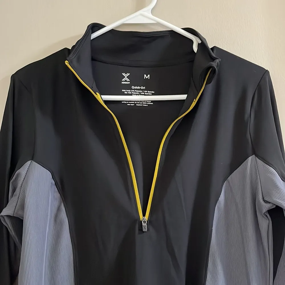 NWOT Women’s Xersion Half Zip Size M - Image 4