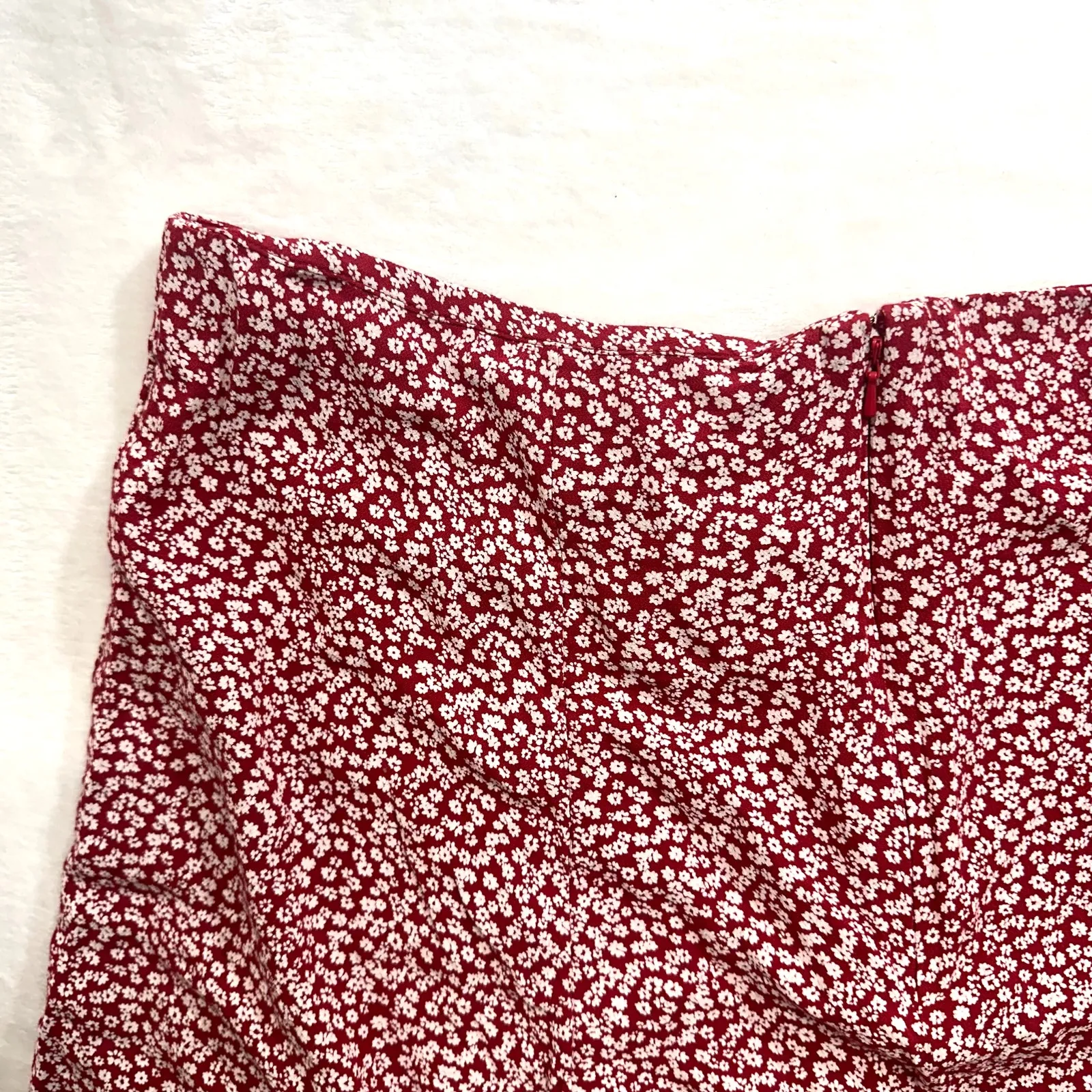 NWT American Eagle Miniskirt Medium Buttoned Red Floral Mini Skirt Zipped‎ Party - Image 5