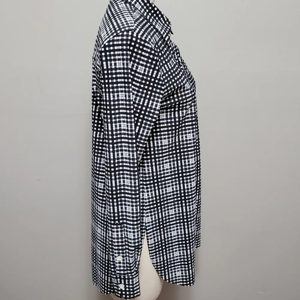Lysse Schiffer black plaid microfiber Button down size small - Image 4