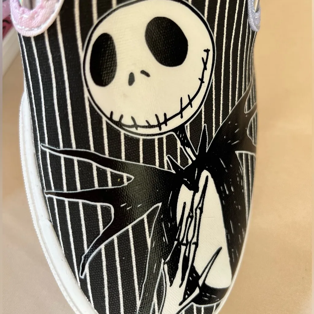 Disney Low top Sneakers. Size #8 - Image 5