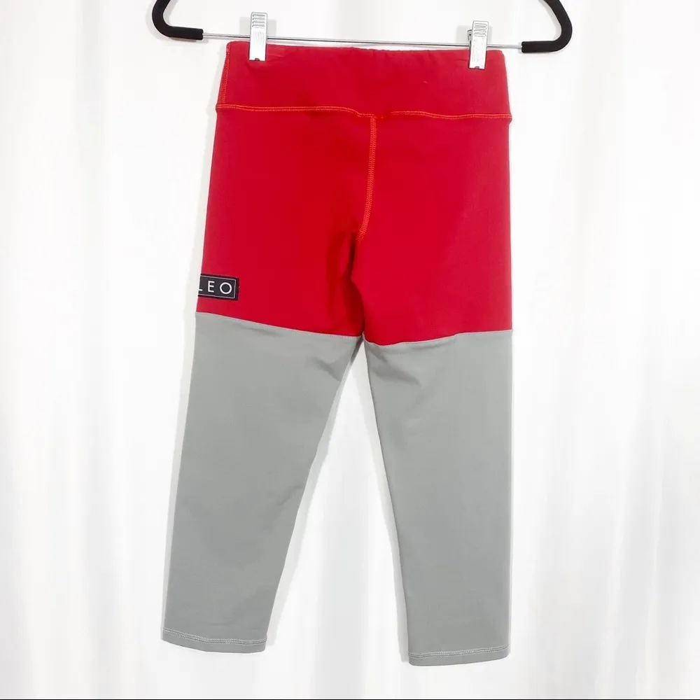 FLEO Colorblock Cropped Capri Leggings: Red/Grey Size XS - Image 4