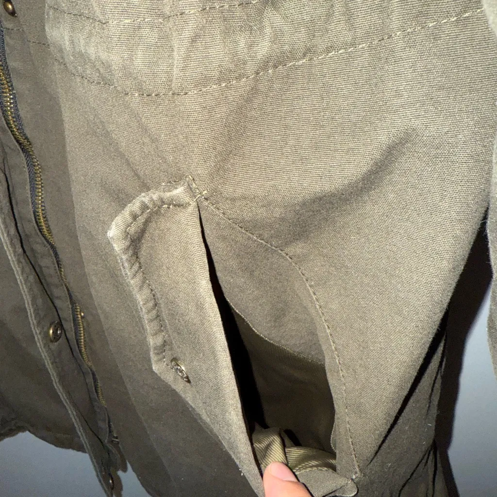 Vince Camuto Olive Contrast‎ Black Faux Fur Trimmed Hooded Parka Women's Size L Size L - Image 4