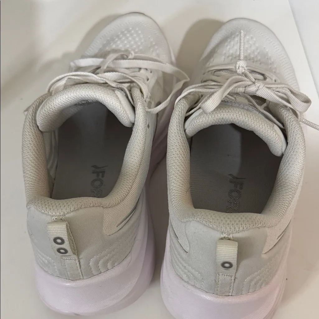 Saucony Women's Silver and White Athletic Shoes - Image 7