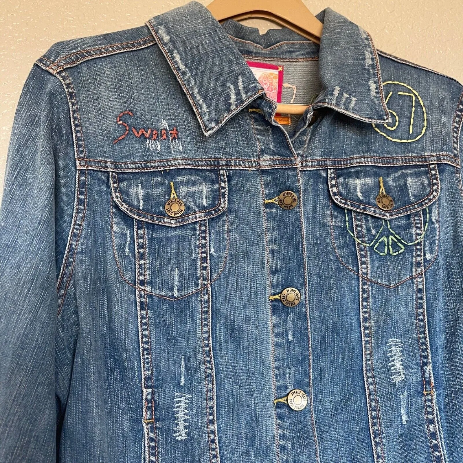 Avenue  Jeans Distressed Embroidered Denim Jacket Size 14/16 - Image 4