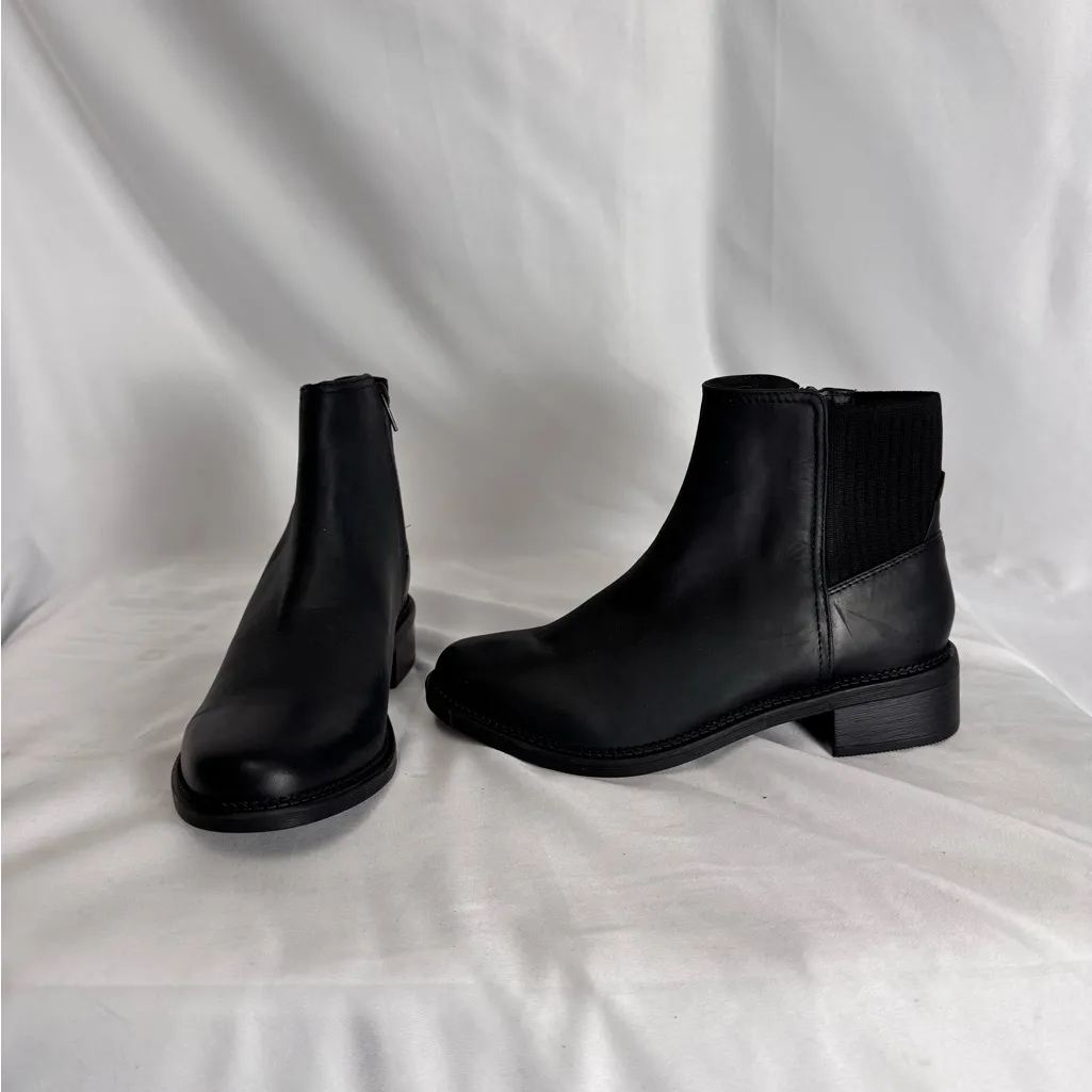 Clarks Black Chelsea Ankle‎ Boots Sleek Design - Image 8