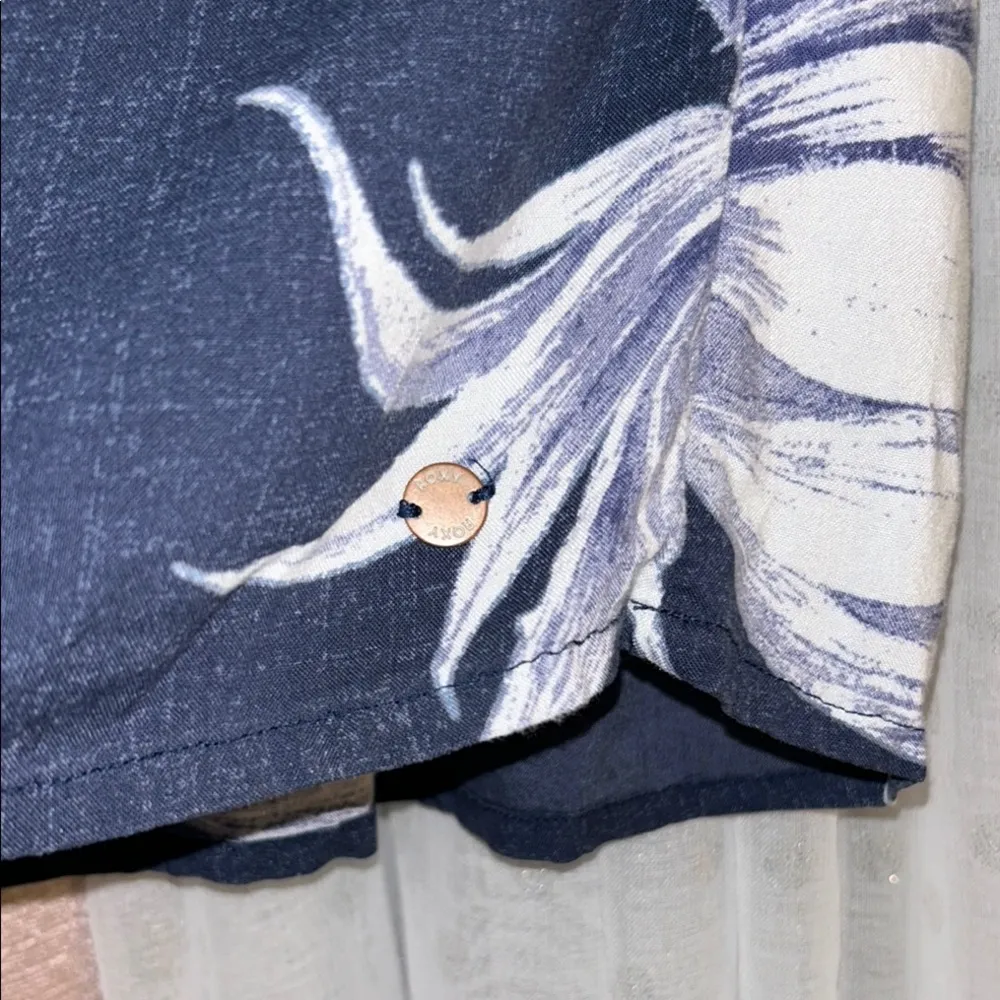 Roxy Size XS Floral Off-Shoulder Navy Top - Image 4