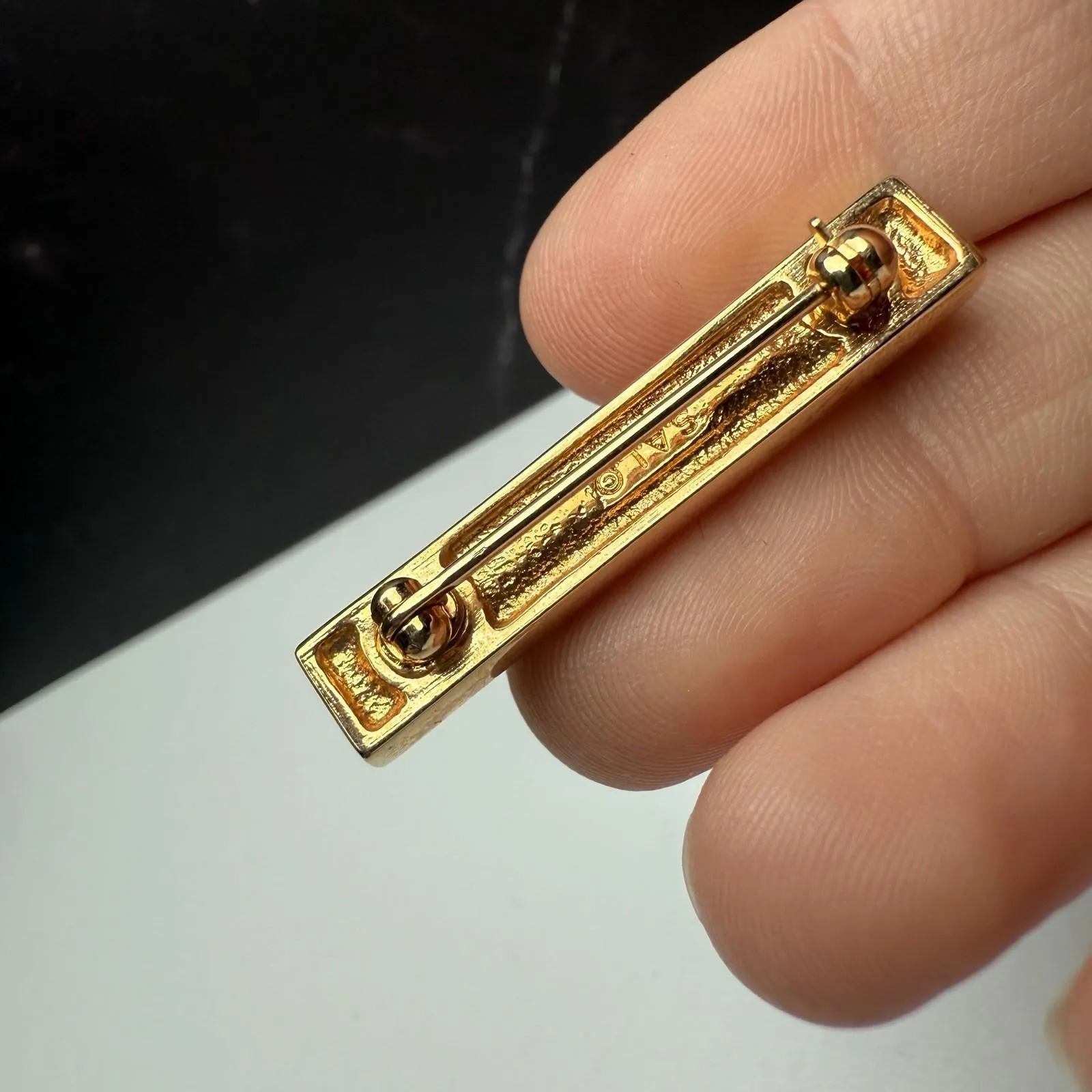 SAL Signed Bar Brooch Pin Black Swarovski Crystal Gold Tone - Image 4