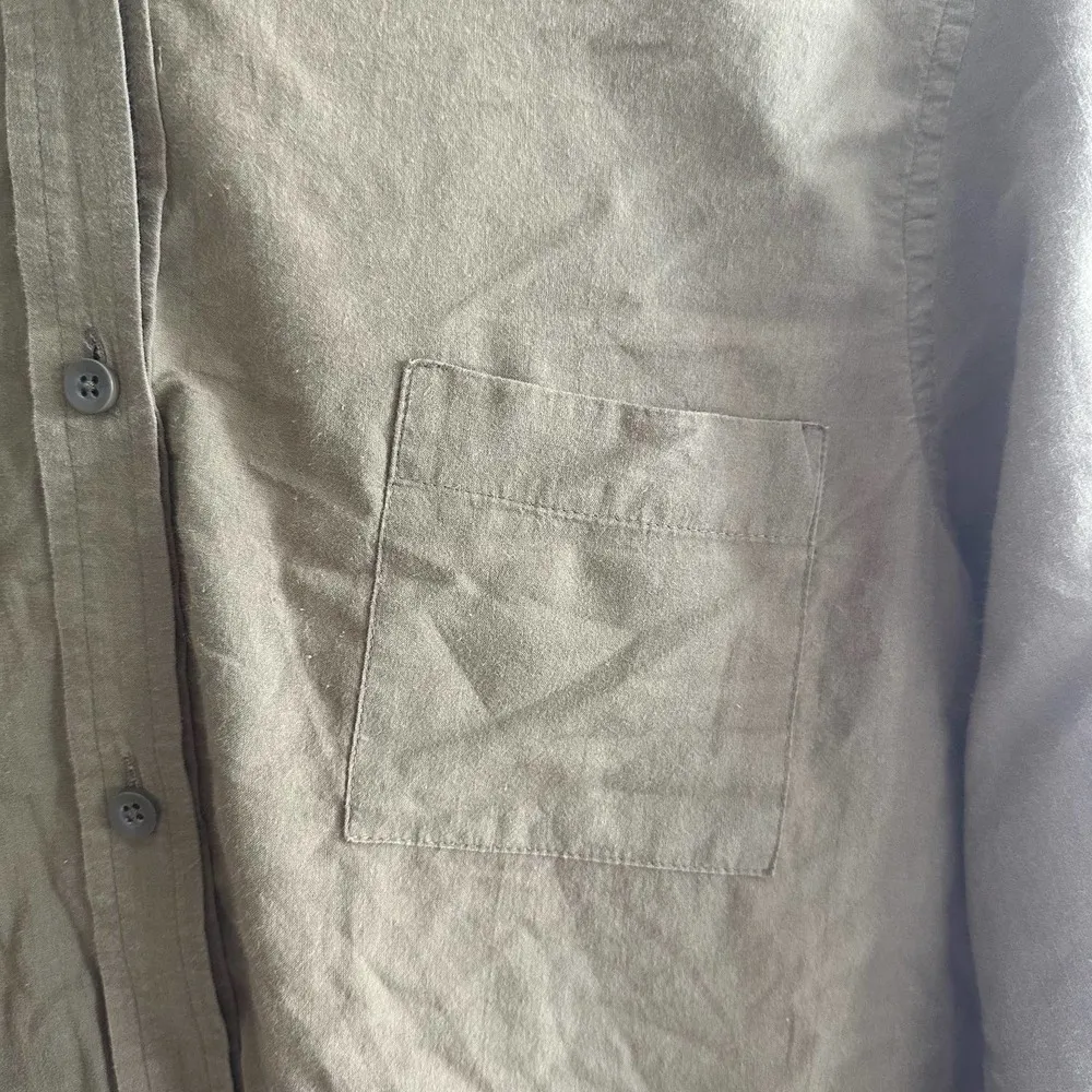 Alice + Olivia Base Olive Green Button Down Shirt Size Medium - Image 5