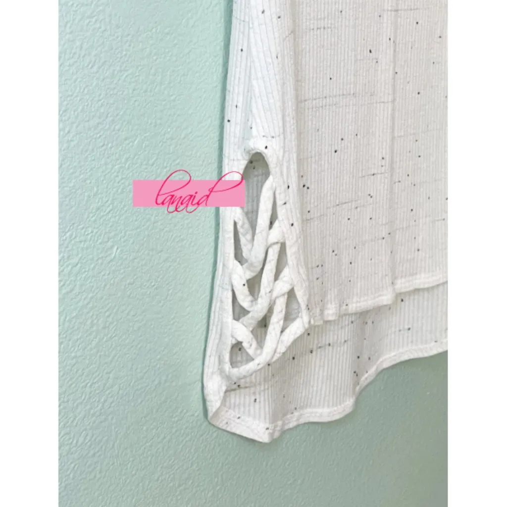 Buckle Lace-Up Cut-Out Sides Ivory Black Speckled Scoop Neck Short Sleeve Ribbed - Image 3