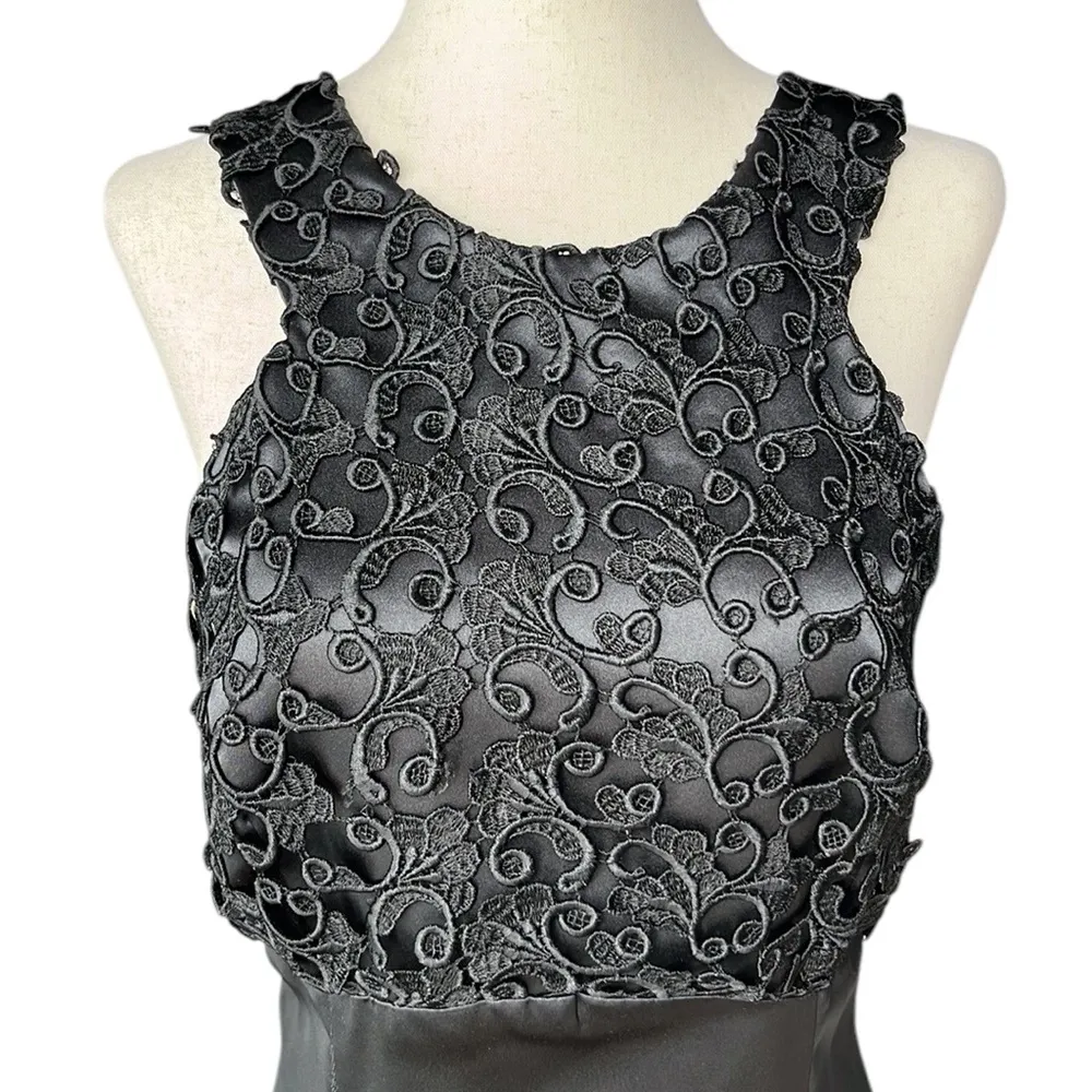 Unite Black Evening Gown With Lace Bodice and Bow in Back Size undefined - Image 10