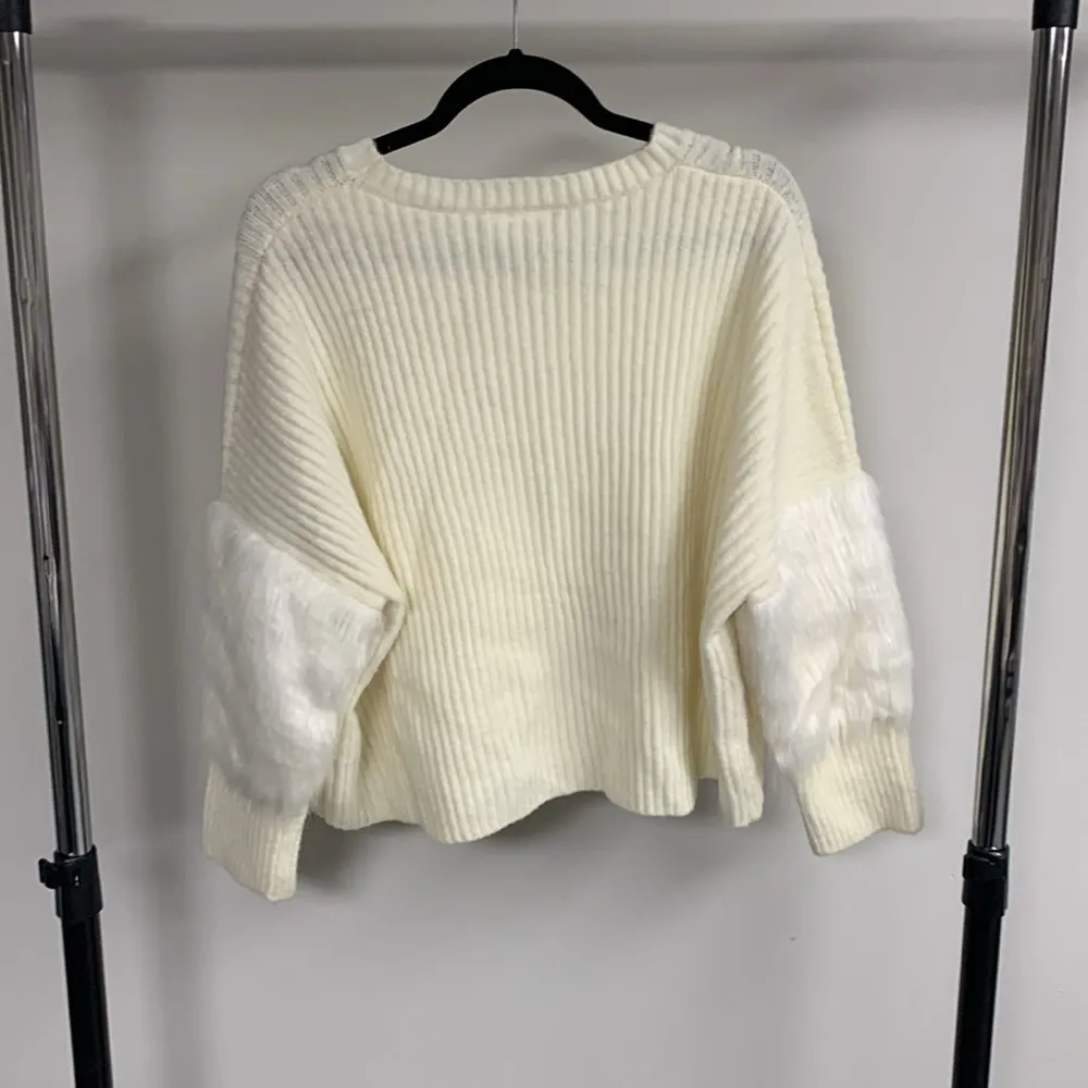 The Room Cream Crop Sweater with Faux Fur Sleeves Size M - Image 6