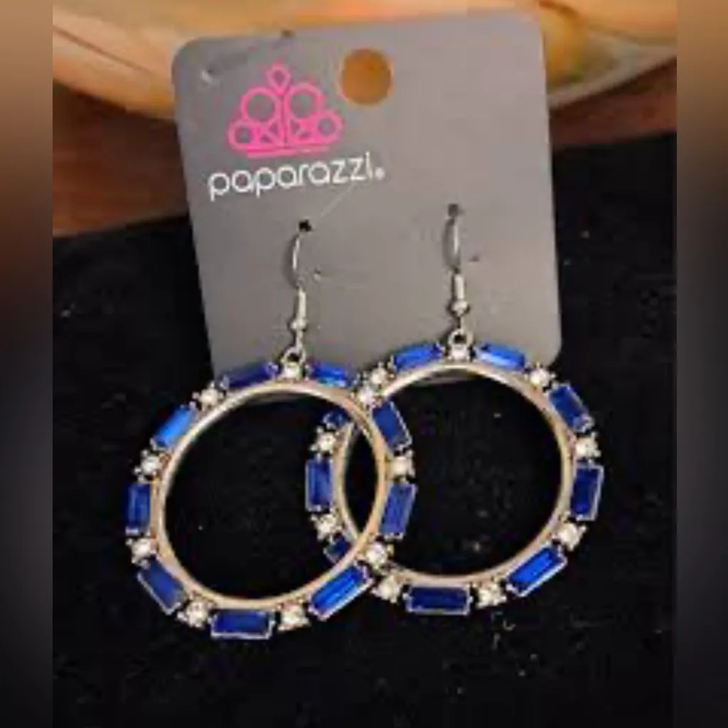 Paparazzi gritty glow blue earrings - Image 3