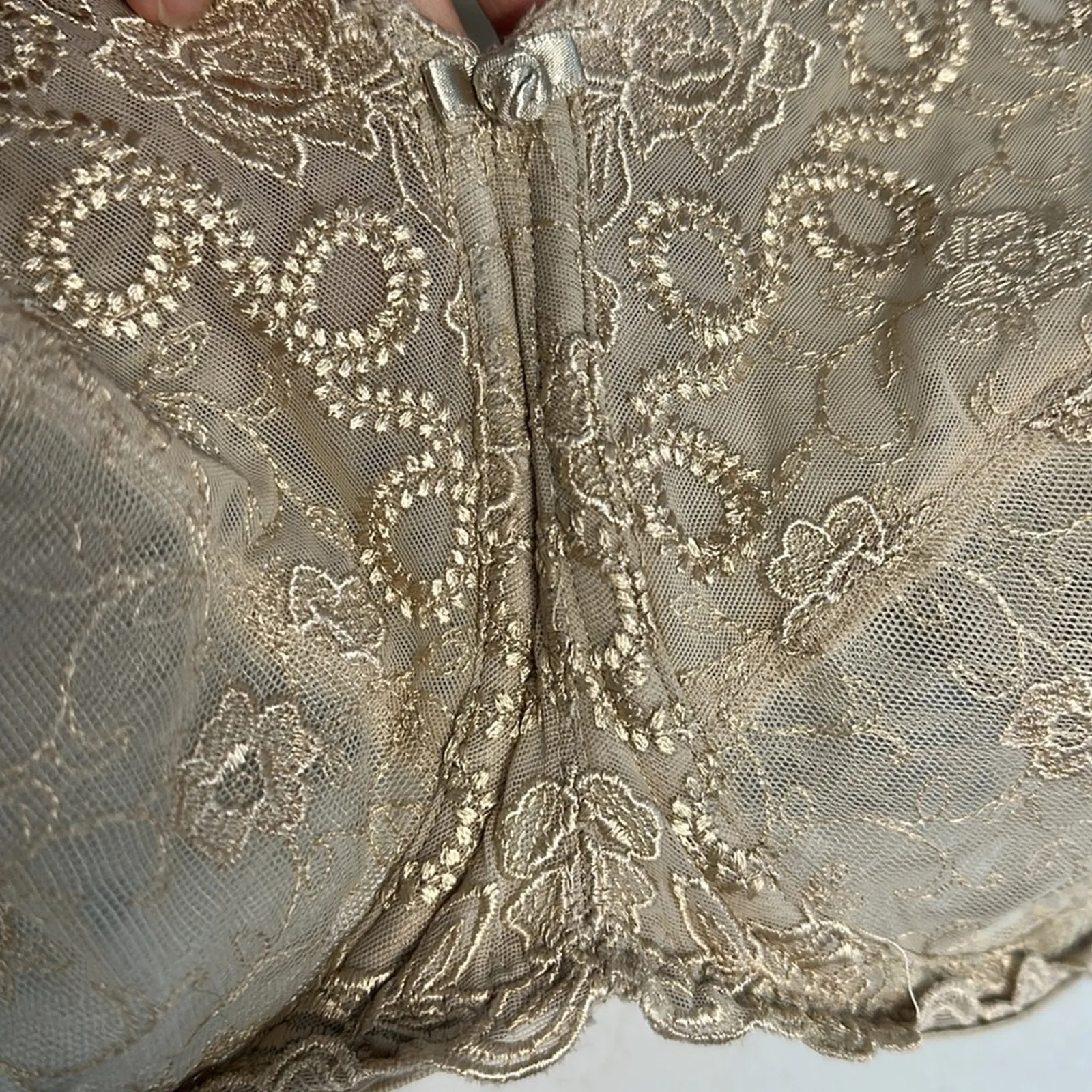 Wacoal Nude Beige Lace Underwire Bra 40DDD Support Comfort Lacy - Image 3