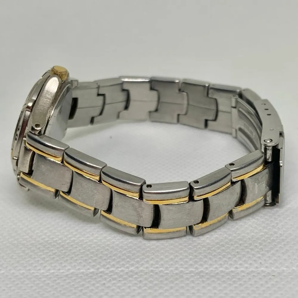 Vintage Levi’s women watch gold silver tone quartz analog 30mm running - Image 6