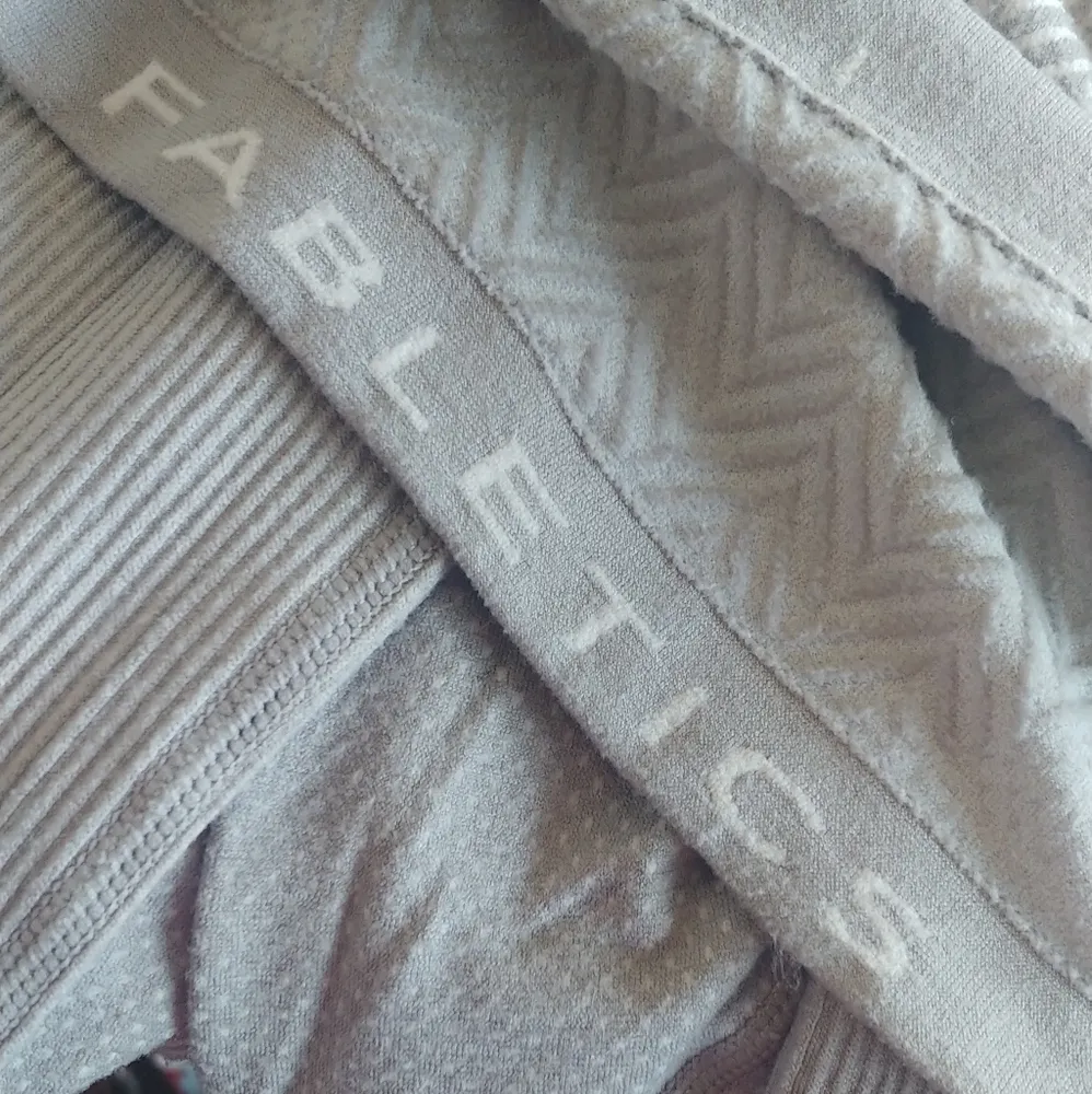 Fabletics  Long Sleeve Top - Image 6