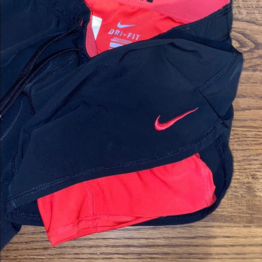 Nike Shorts with compression - Image 3