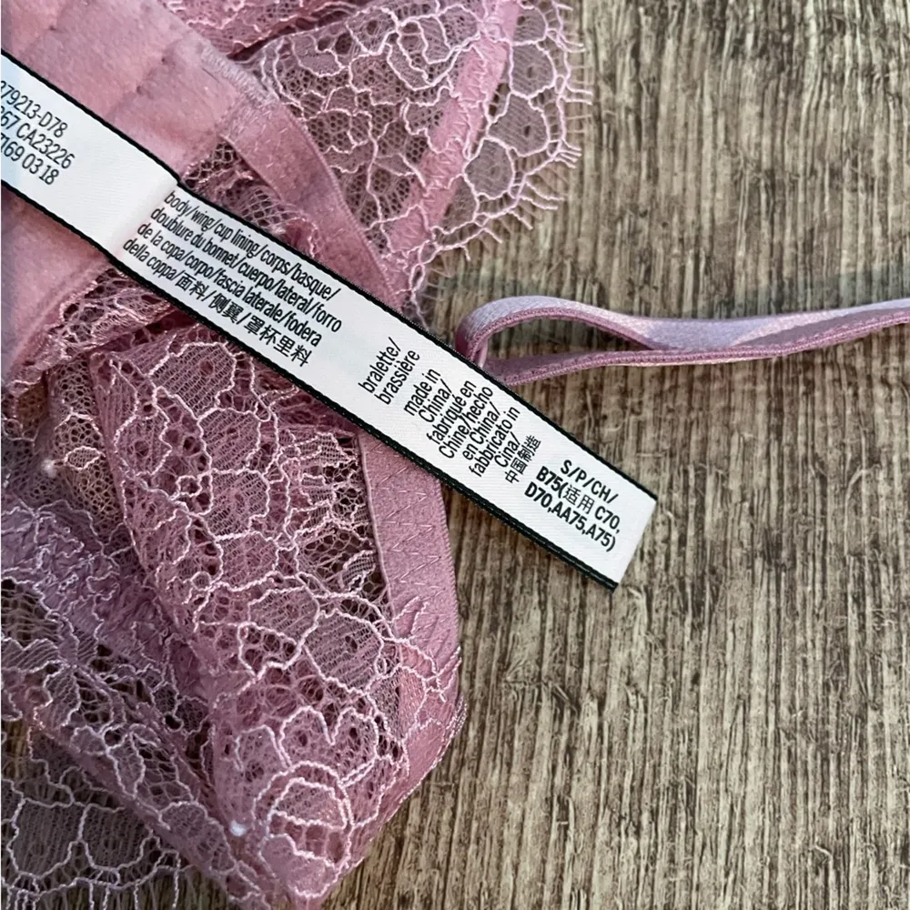 Victoria's Secret Light Pink Lace Bralette Size Small - Image 4